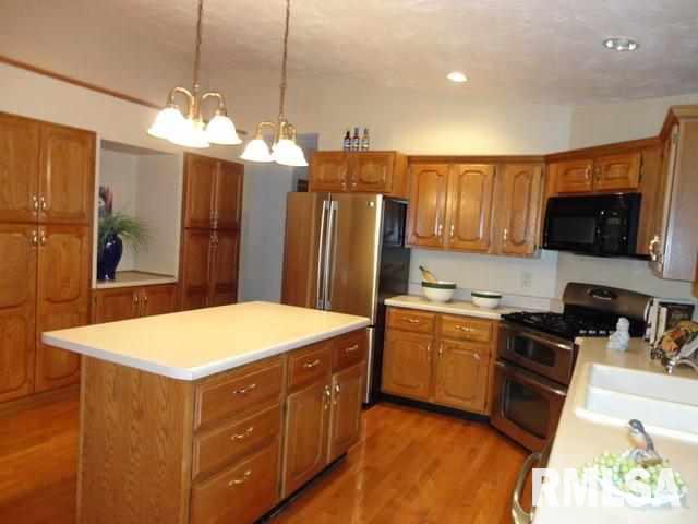 39 Watch Hill Road Rock Island, IL 61201 - Photo 11 of 24 Gallery Image 11