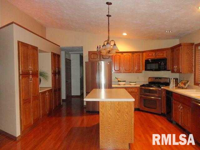 39 Watch Hill Road Rock Island, IL 61201 - Photo 12 of 24 Gallery Image 12