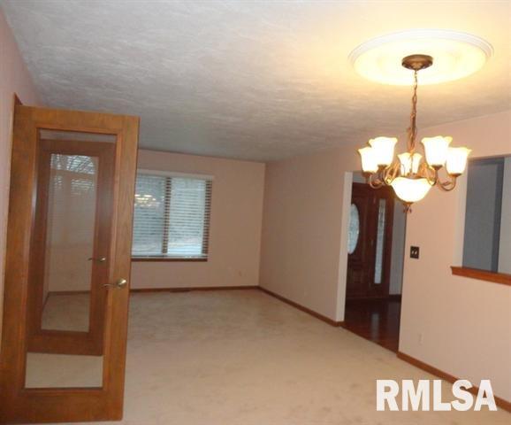 39 Watch Hill Road Rock Island, IL 61201 - Photo 5 of 24 Gallery Image 5