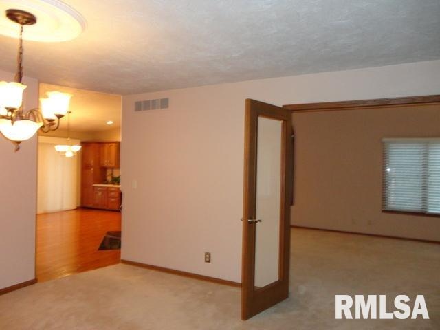 39 Watch Hill Road Rock Island, IL 61201 - Photo 6 of 24 Gallery Image 6
