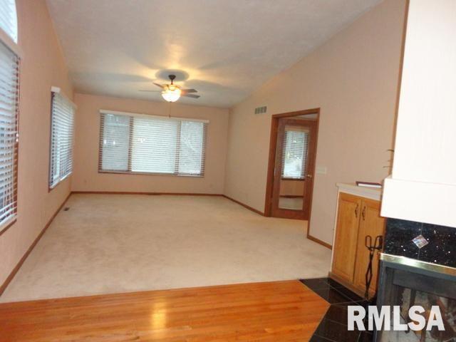 39 Watch Hill Road Rock Island, IL 61201 - Photo 8 of 24 Gallery Image 8