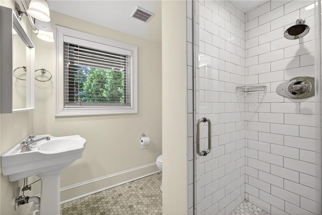 62 Blackland Road Northwest Atlanta, GA 30342 - Photo 28 of 40