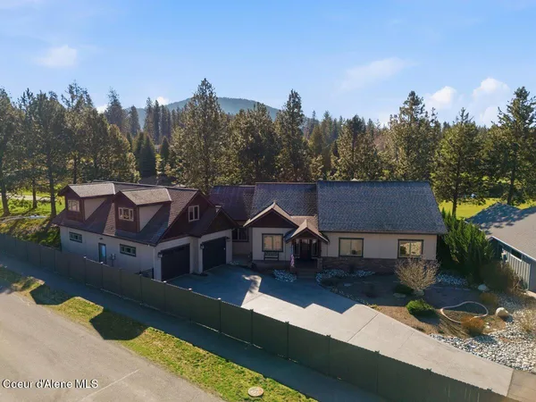 $1,450,000 | 1372 East Hofmeister Court, Hayden Lake, ID 83835