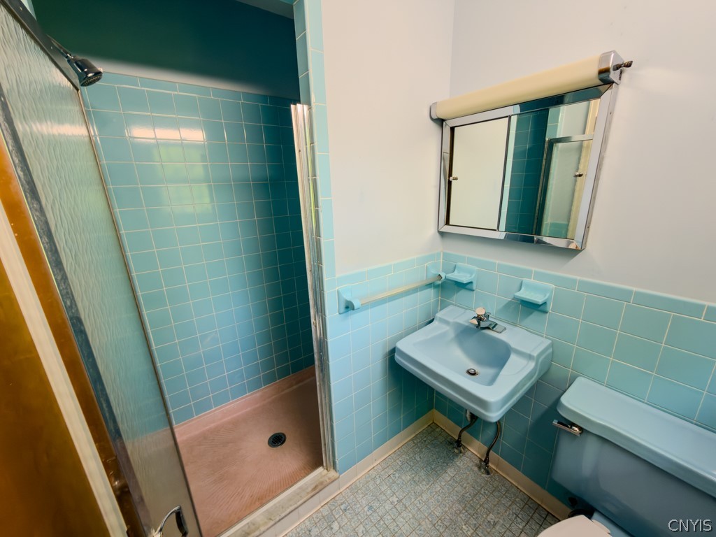 7447 Armstrong Road Manlius, NY 13104 - Photo 23 of 38