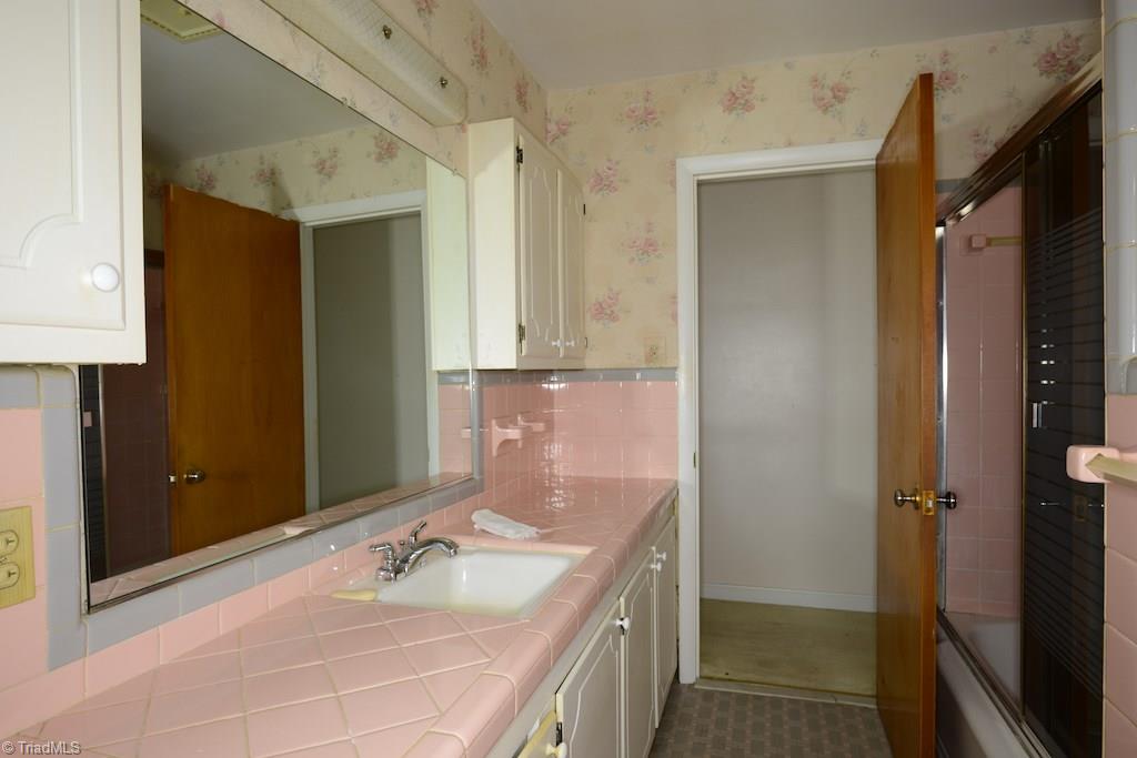 710 Summit Road High Point, NC 27265 - Photo 24 of 30