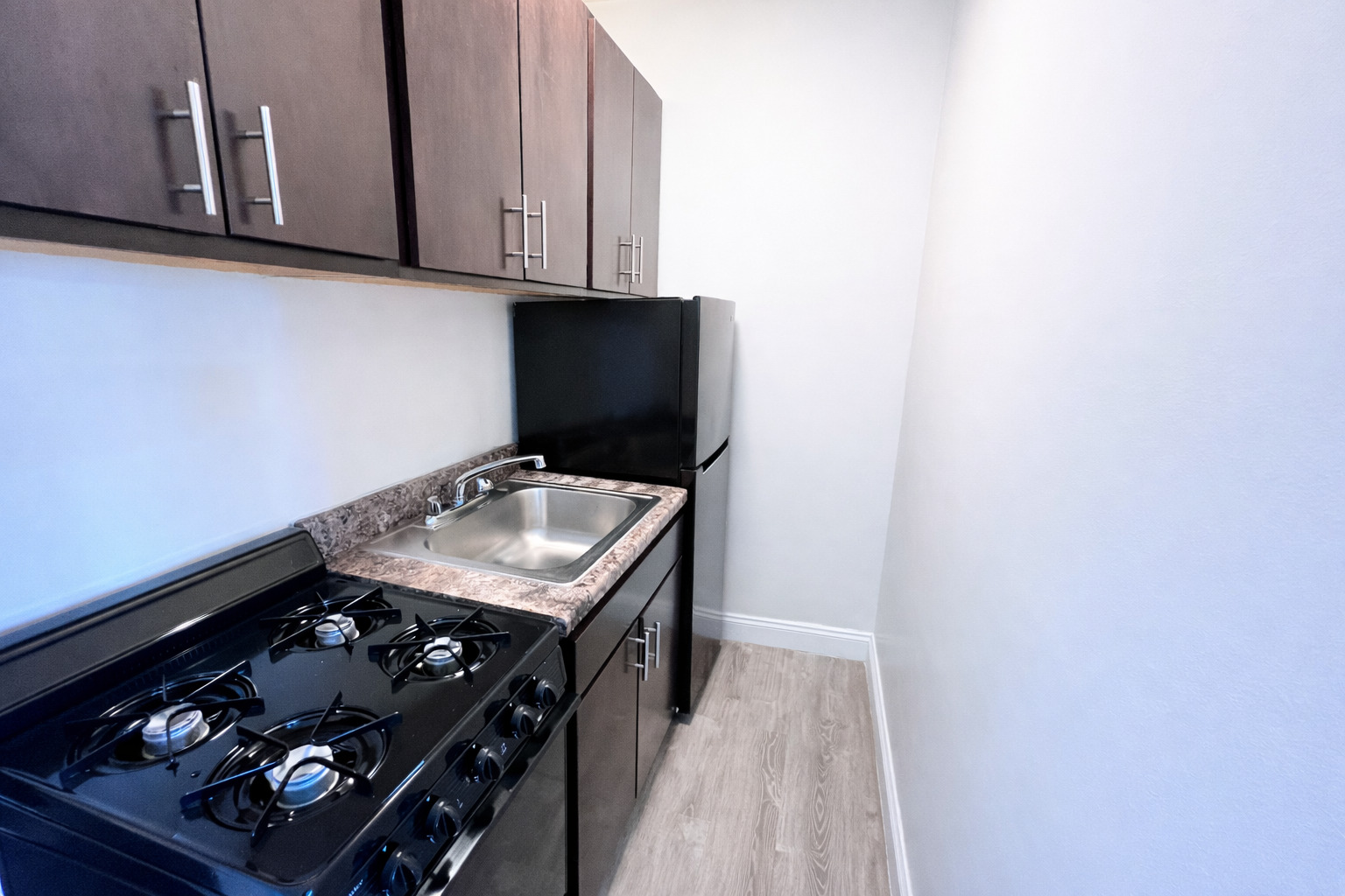839 West Sheridan Road, Unit 421 Chicago, IL 60613 - Photo 4 of 11