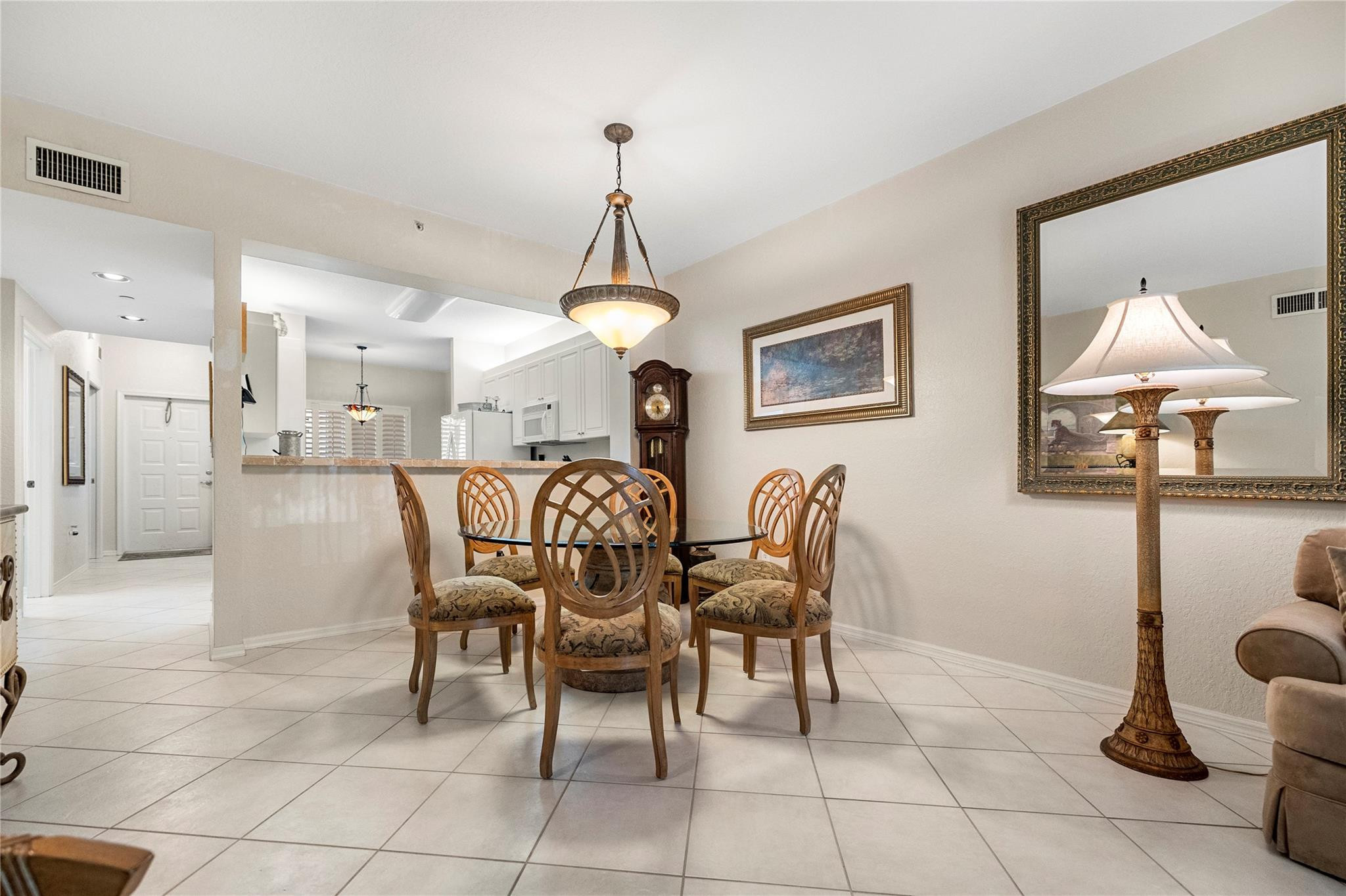 7775 Yardley Drive, Unit 315 Fort Lauderdale, FL 33321 - Photo 14 of 37 Photo 14