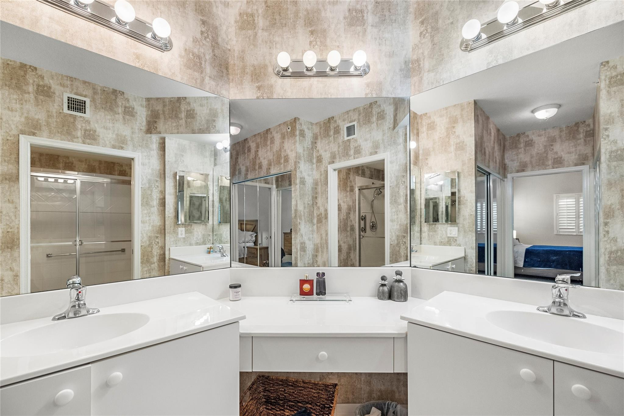 7775 Yardley Drive, Unit 315 Fort Lauderdale, FL 33321 - Photo 21 of 37 Photo 21