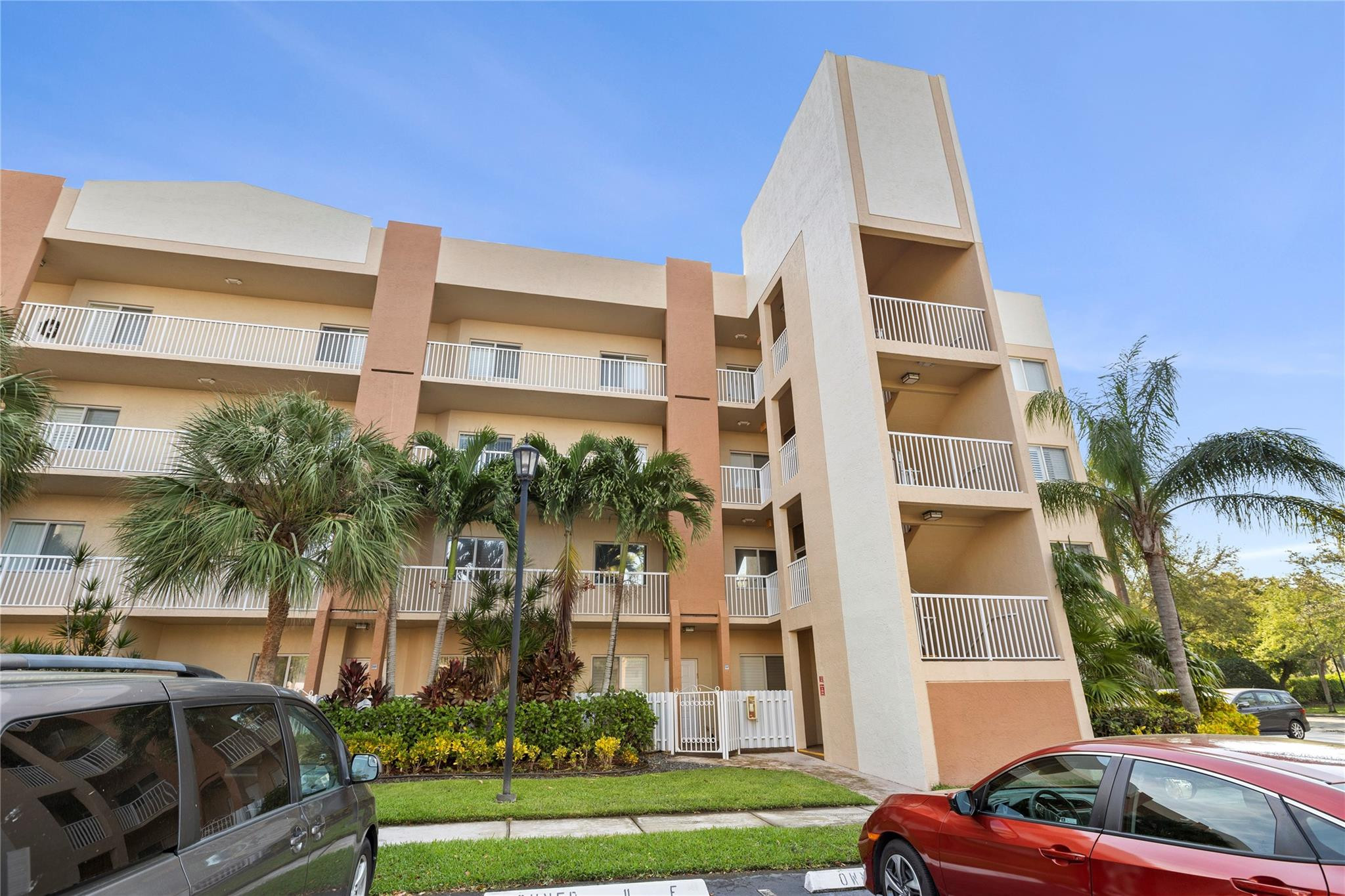 7775 Yardley Drive, Unit 315 Fort Lauderdale, FL 33321 - Photo 30 of 37 Photo 30