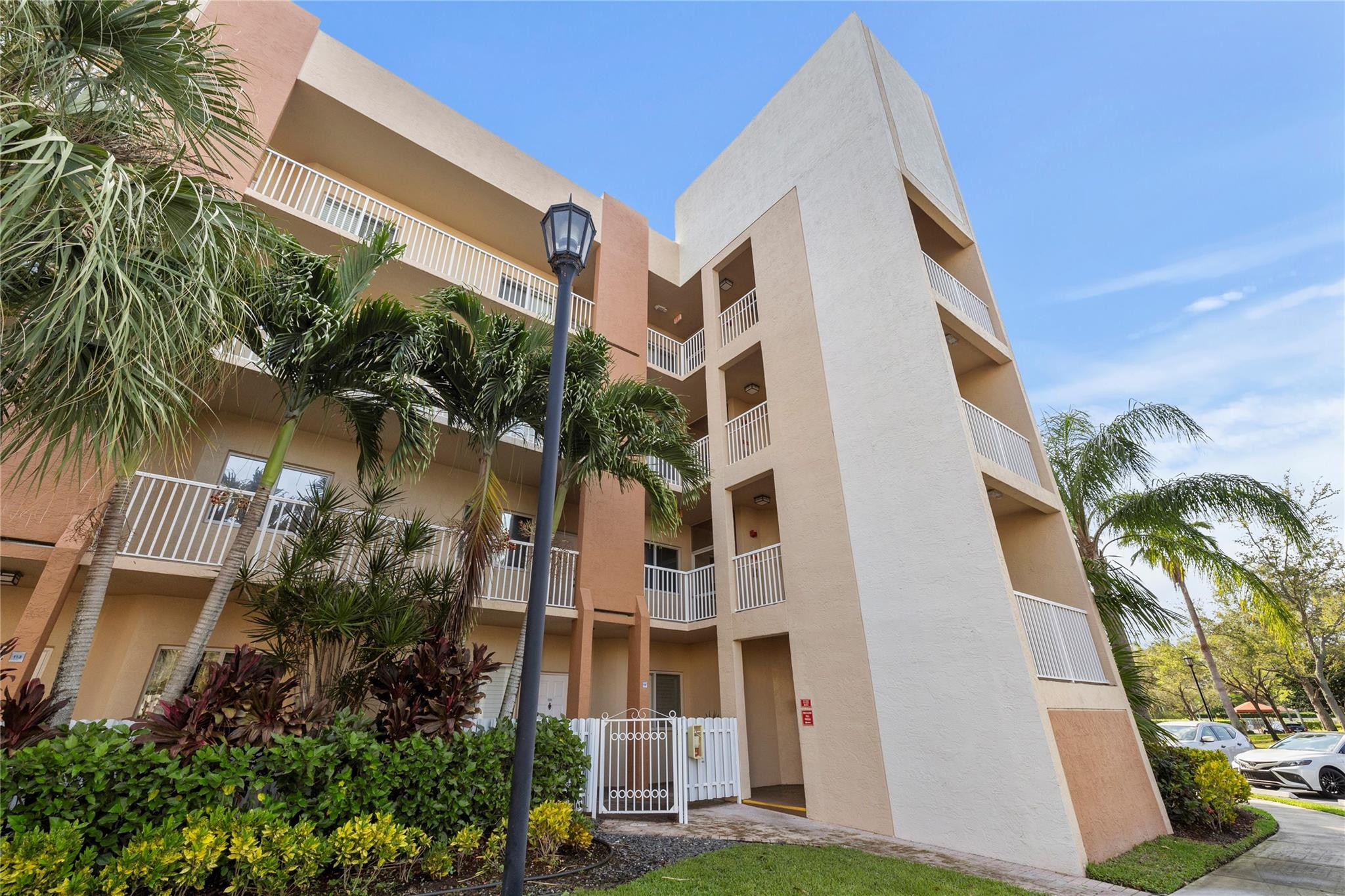 7775 Yardley Drive, Unit 315 Fort Lauderdale, FL 33321 - Photo 36 of 37 Photo 36