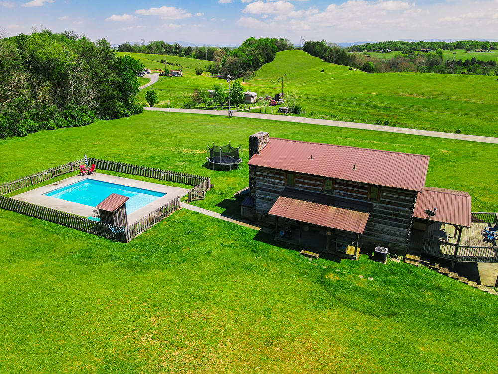 5470 St Paul Road Morristown, TN 37813 - Photo 6 of 32 C324461D-A7C8-4D31-A9DC-06FC10644CCC