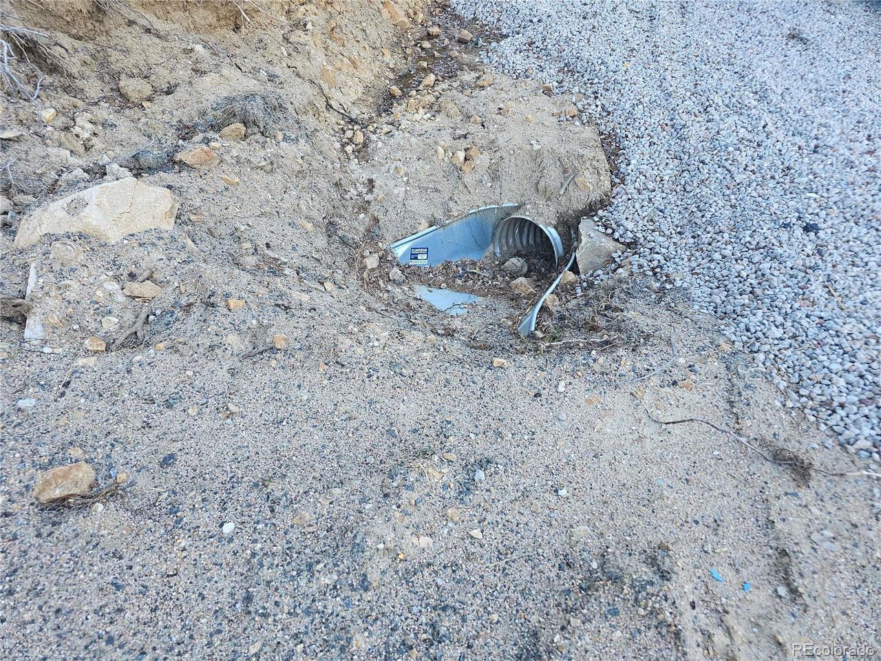 35 72 W Golden, CO 80403 - Photo 10 of 19 a backyard of a house