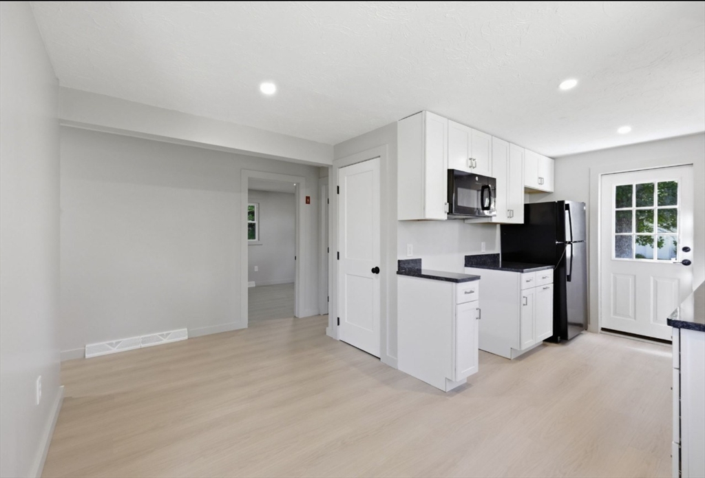 71 Beech Street Palmer, MA 01069 - Photo 14 of 38