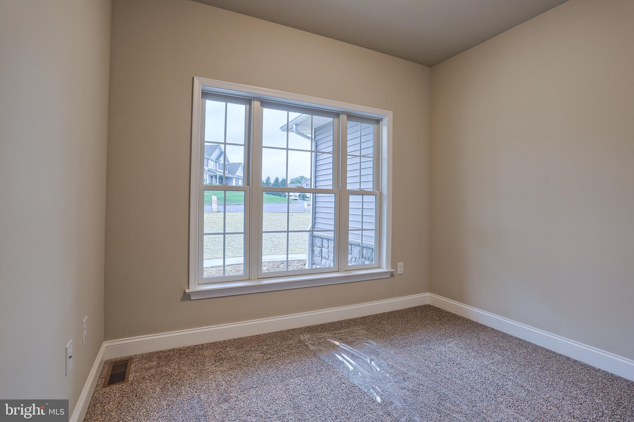 111 Starlight Lane Lebanon, PA 17046 - Photo 7 of 30 an empty room with a window