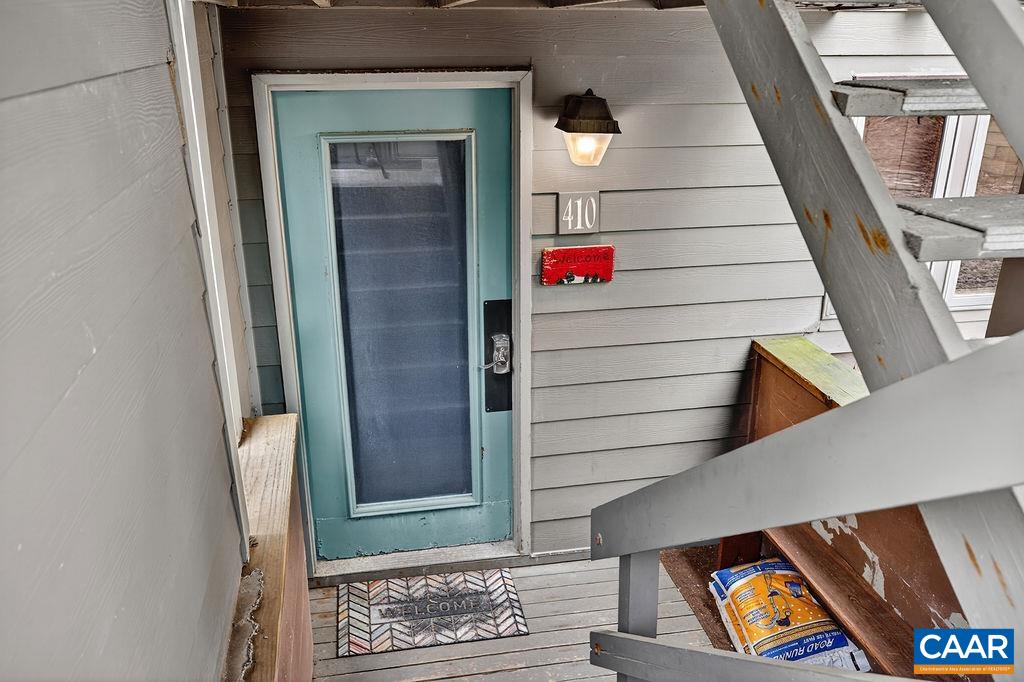 410 Three Ridges Roseland, VA 22967 - Photo 5 of 21 a view of entryway with wooden floor
