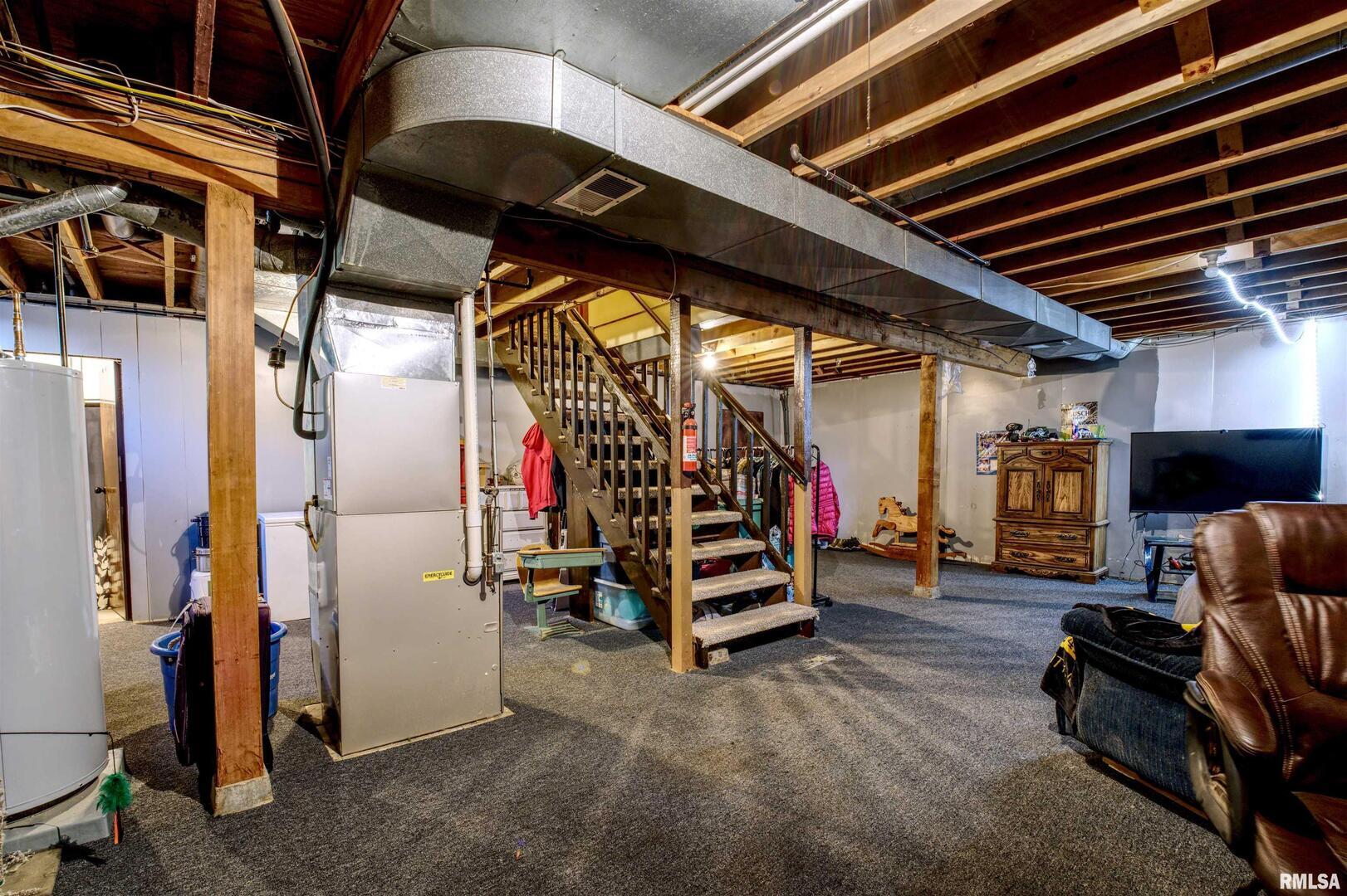 872 5th Avenue North Clinton, IA 52732 - Photo 17 of 19 a view of gym