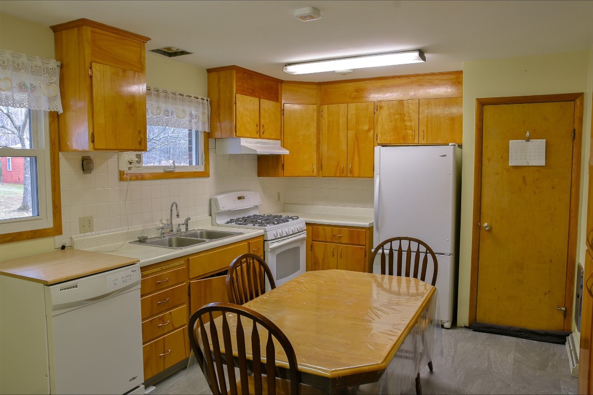 148 Farnham Road Conklin, NY 13748 - Photo 6 of 11