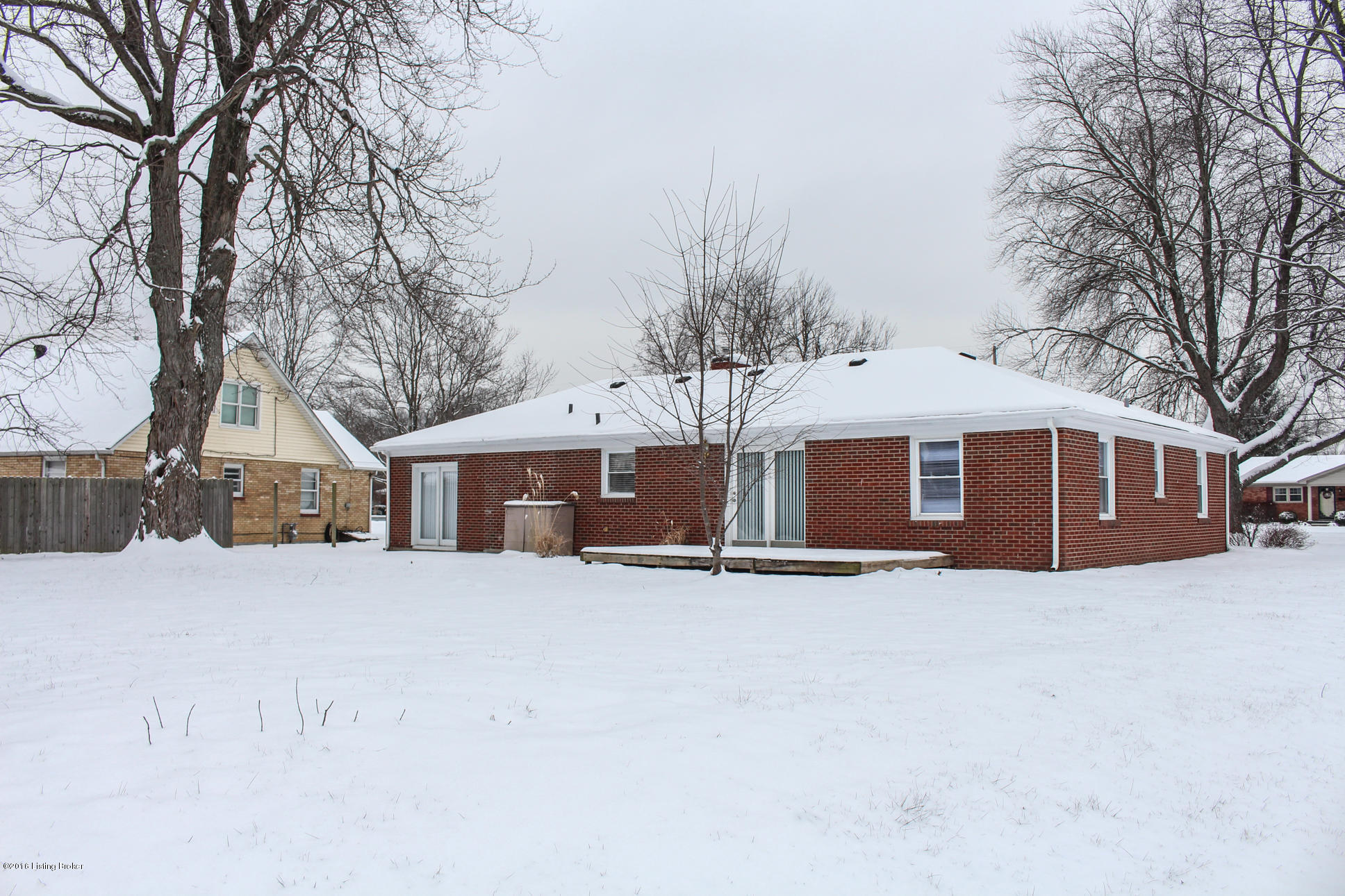 4628 Dover Road Louisville, KY 40216 - Photo 27 of 27 large yard space for entertaining