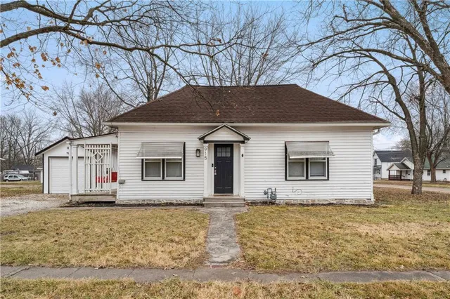 $165,000 | 915 5th Street, Osawatomie, KS 66064