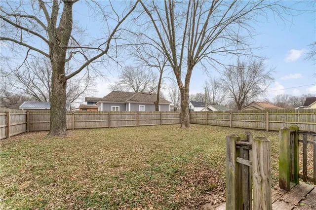 $165,000 | 915 5th Street, Osawatomie, KS 66064