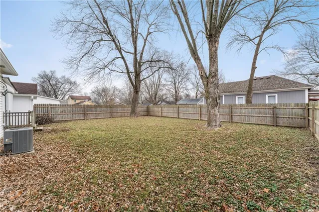 $165,000 | 915 5th Street, Osawatomie, KS 66064