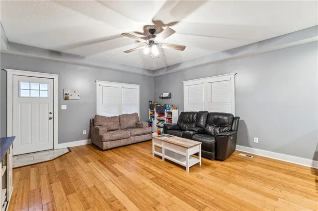 $165,000 | 915 5th Street, Osawatomie, KS 66064