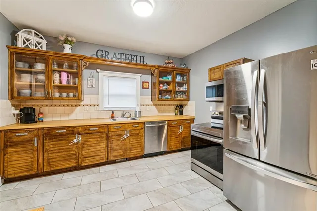 $165,000 | 915 5th Street, Osawatomie, KS 66064