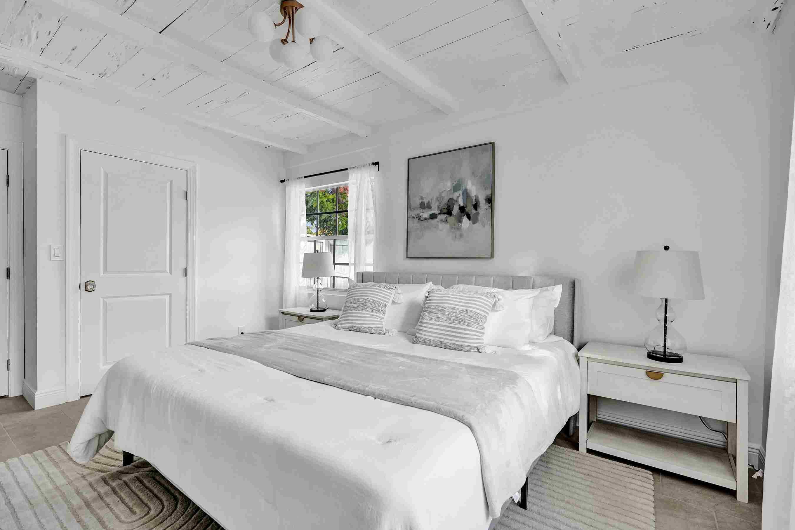 435 35th Street West Palm Beach, FL 33407 - Photo 17 of 21 17 DSC07784