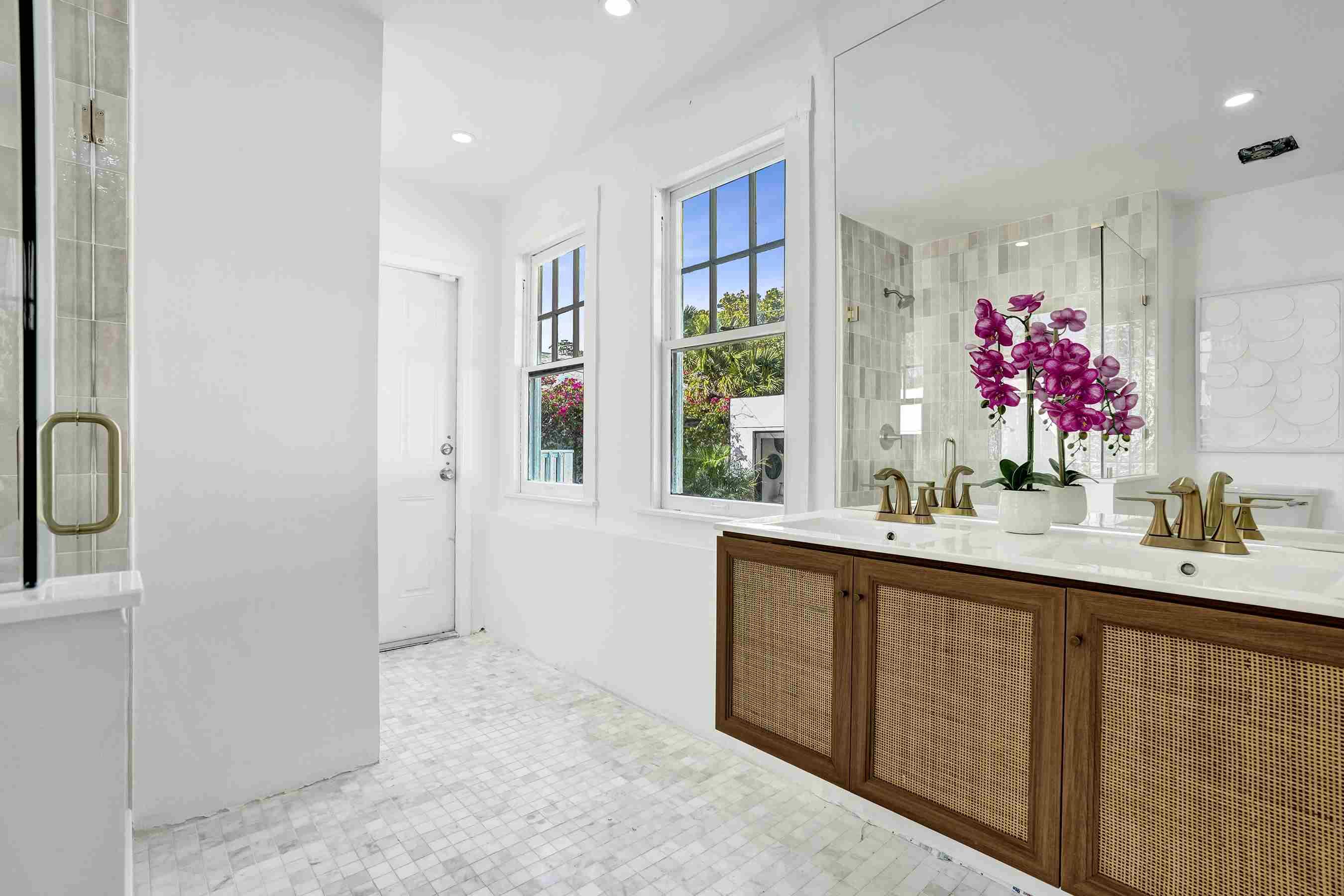 435 35th Street West Palm Beach, FL 33407 - Photo 9 of 21 9 DSC07490