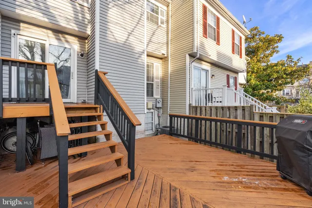 $535,000 | 805 Smartts Lane Northeast, Leesburg, VA 20176