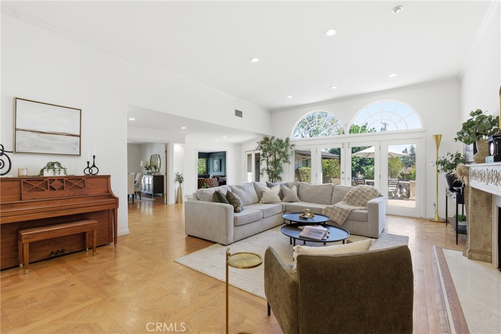 950 Hampton Road Arcadia, CA 91006 - Photo 9 of 35