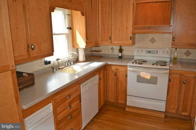 150 Hideaway Road Linden, VA 22642 - Photo 10 of 30 Kitchen