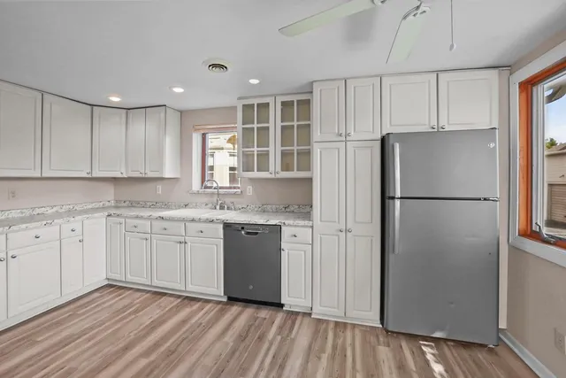 $2,100 | 217 South Cross Street, Unit LOWR, Oconomowoc, WI 53066