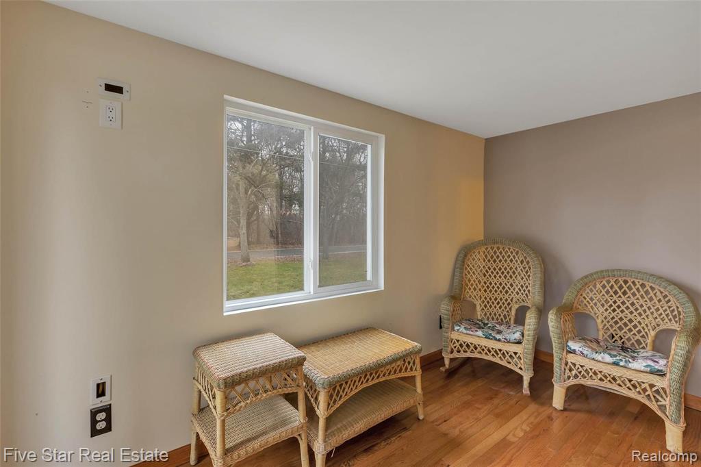 5804 Baker Road Bridgeport, MI 48722 - Photo 3 of 42