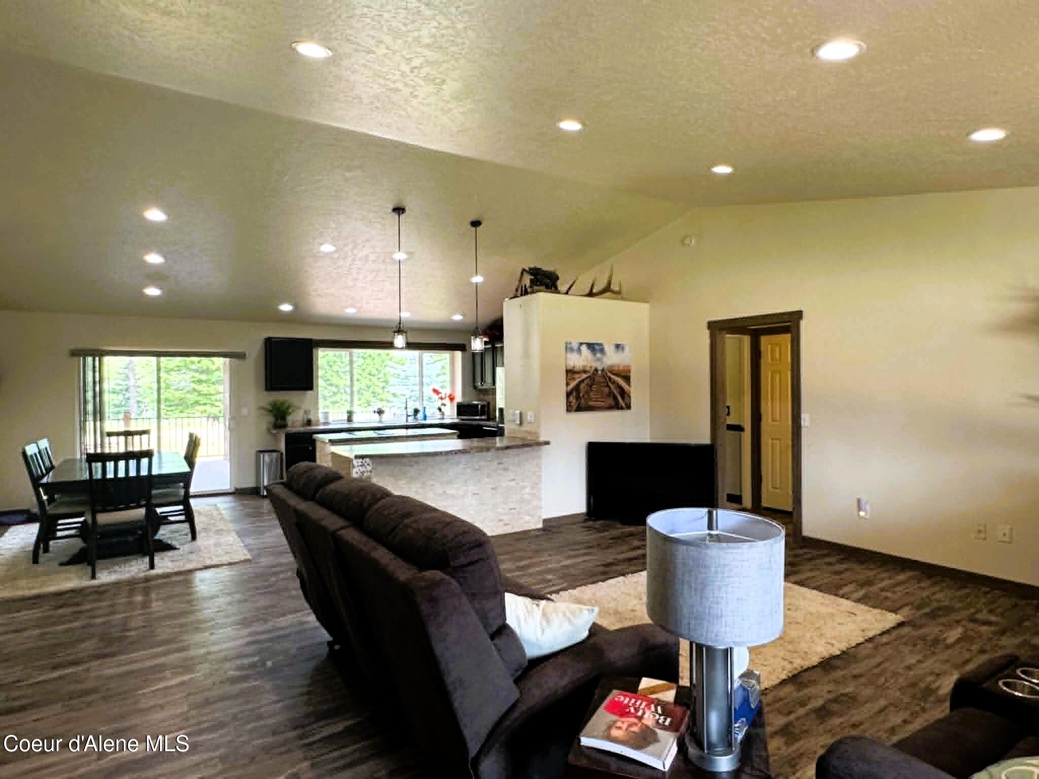 6637 East Little Joe Road Coeur D'Alene, ID 83814 - Photo 4 of 44 Living Room