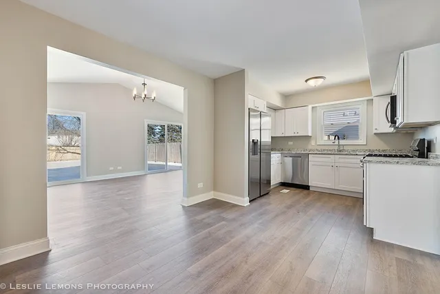 $3,000 | 2970 Middlebury Court West, Aurora, IL 60504