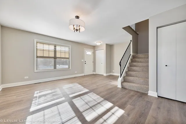 $3,000 | 2970 Middlebury Court West, Aurora, IL 60504