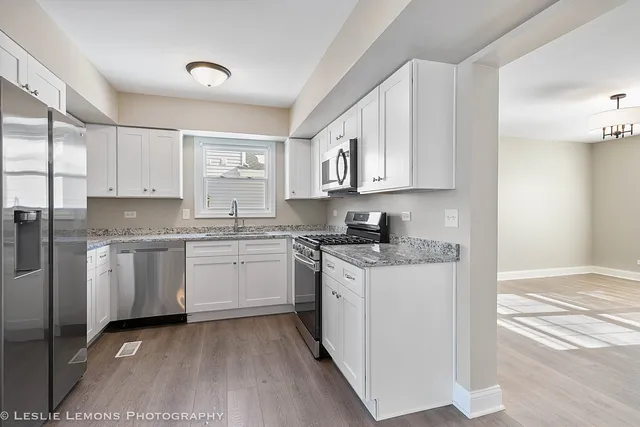 $3,000 | 2970 Middlebury Court West, Aurora, IL 60504