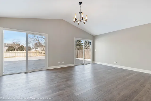 $3,000 | 2970 Middlebury Court West, Aurora, IL 60504