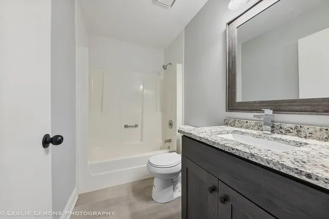 $3,000 | 2970 Middlebury Court West, Aurora, IL 60504