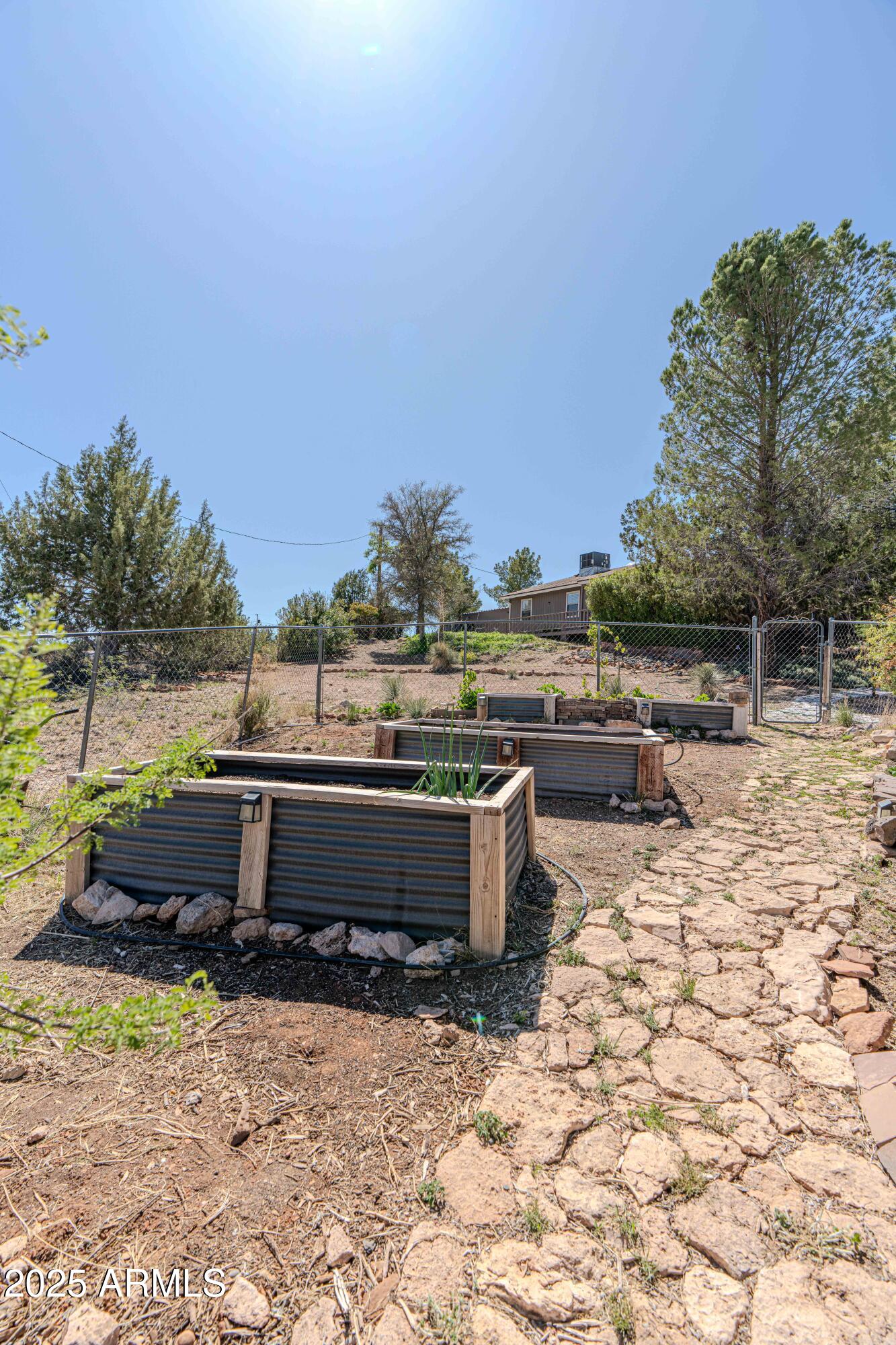 4555 Quail Hollow Road Rimrock, AZ 86335 - Photo 7 of 51 41 - Garden