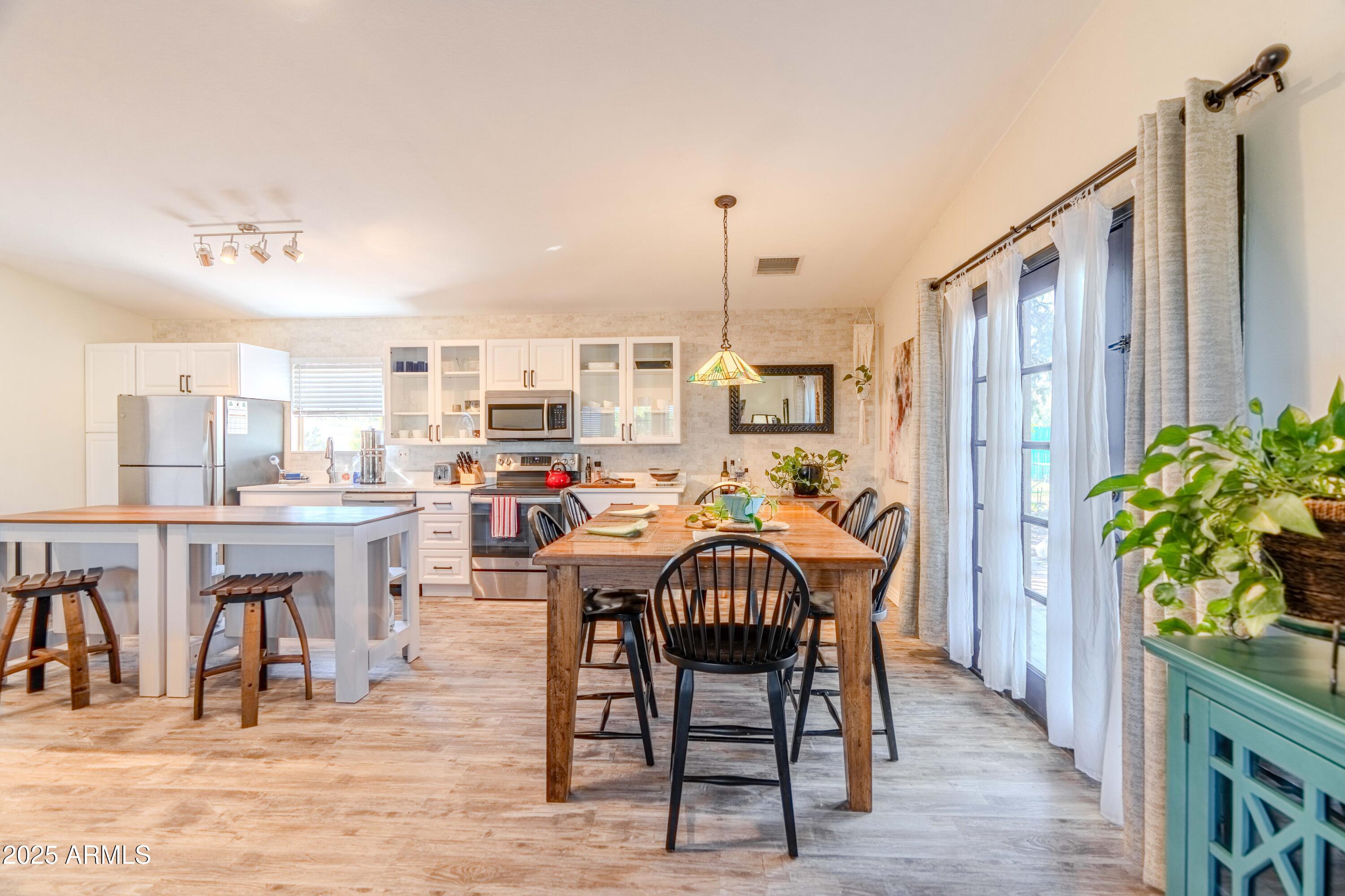 4555 Quail Hollow Road Rimrock, AZ 86335 - Photo 10 of 51 20 - Kitchen