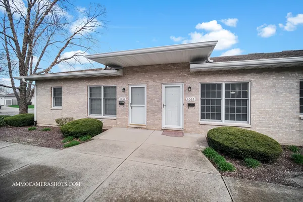 $245,000 | 1062 Chovan Drive, Unit 26, Joliet, IL 60435