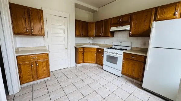 $1,800 | 1024 East Brady Street, Unit 1, Milwaukee, WI 53202