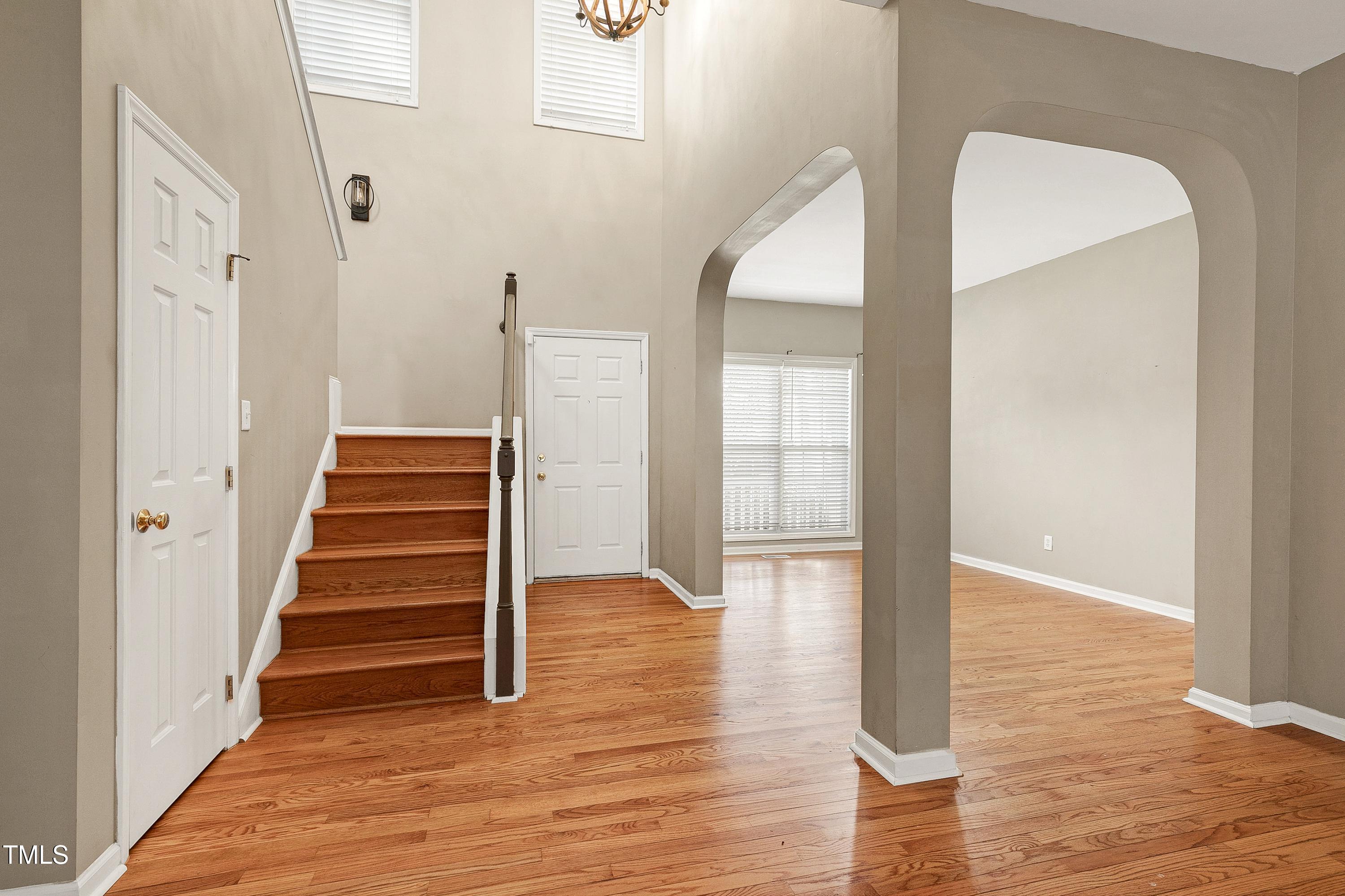 2405 Goldfinch Way Raleigh, NC 27606 - Photo 6 of 48 Entry