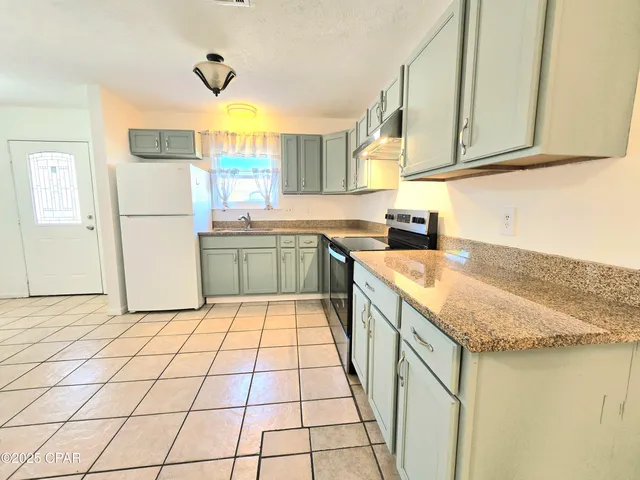 $1,695 | 636 West Caladium Circle, Unit C, Panama City Beach, FL 32413