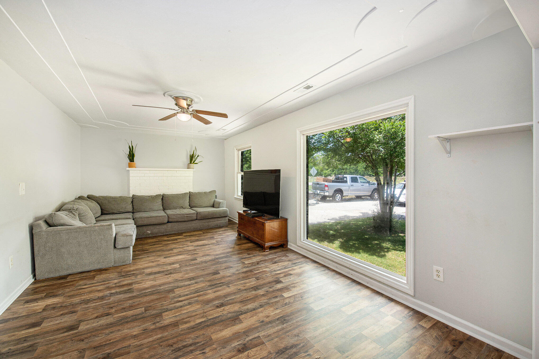 115 Myers Road Summerville, SC 29486 - Photo 4 of 17 004_file_707