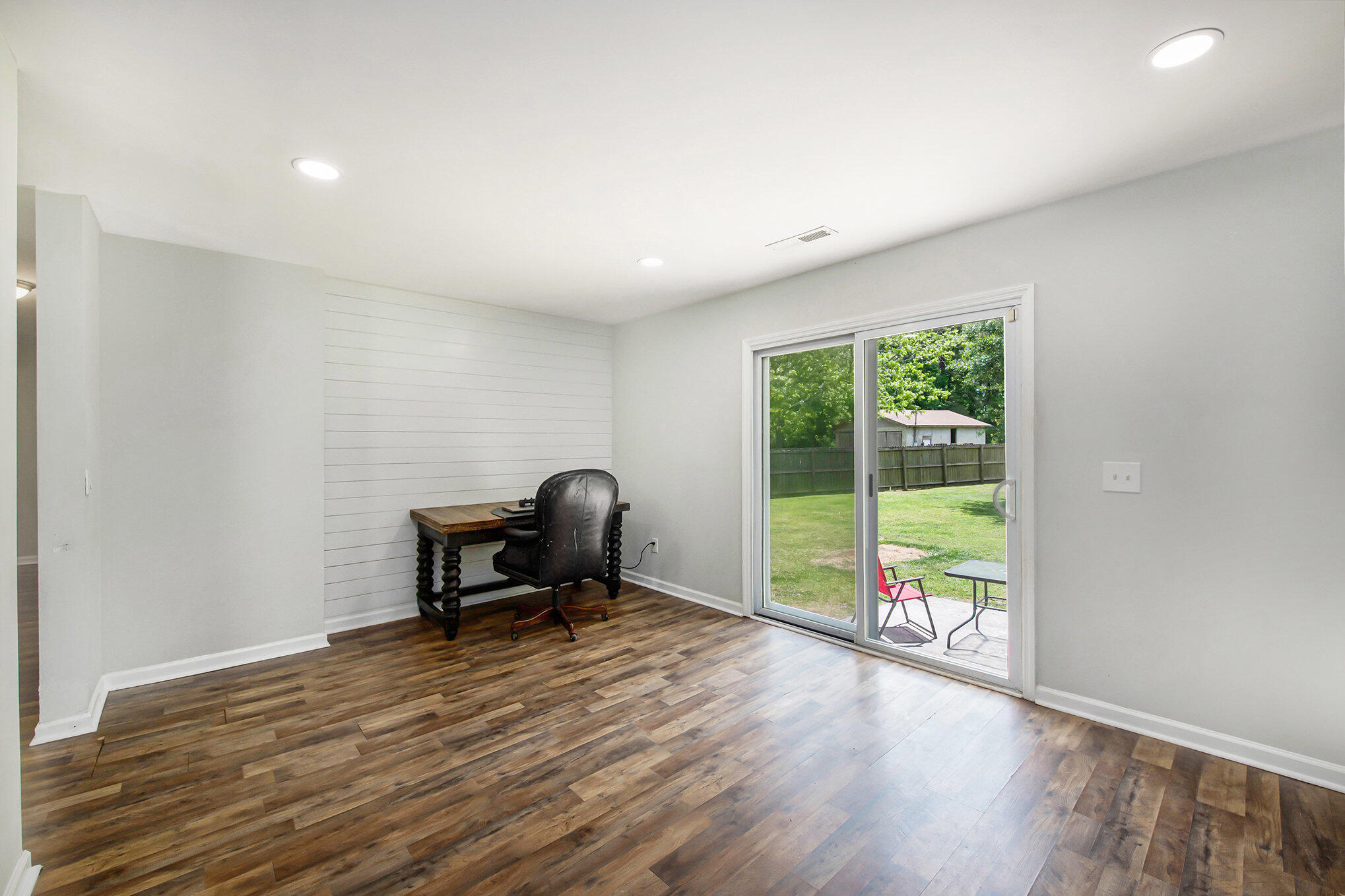 115 Myers Road Summerville, SC 29486 - Photo 6 of 17 006_file_599