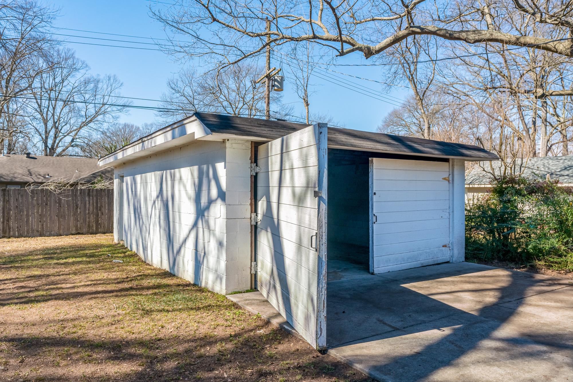 1117 South Perkins Road Memphis, TN 38117 - Photo 23 of 24 a view of outdoor space and yard