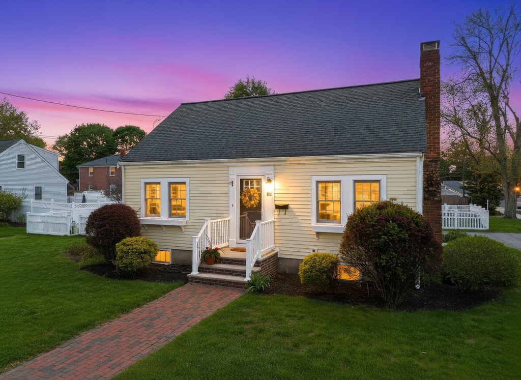 28 Myopia Road Stoneham, MA 02180 - Photo 4 of 42